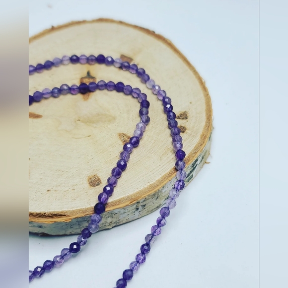 Faceted Amethyst Minimalist Necklace 3 mm - Picture 4 of 4